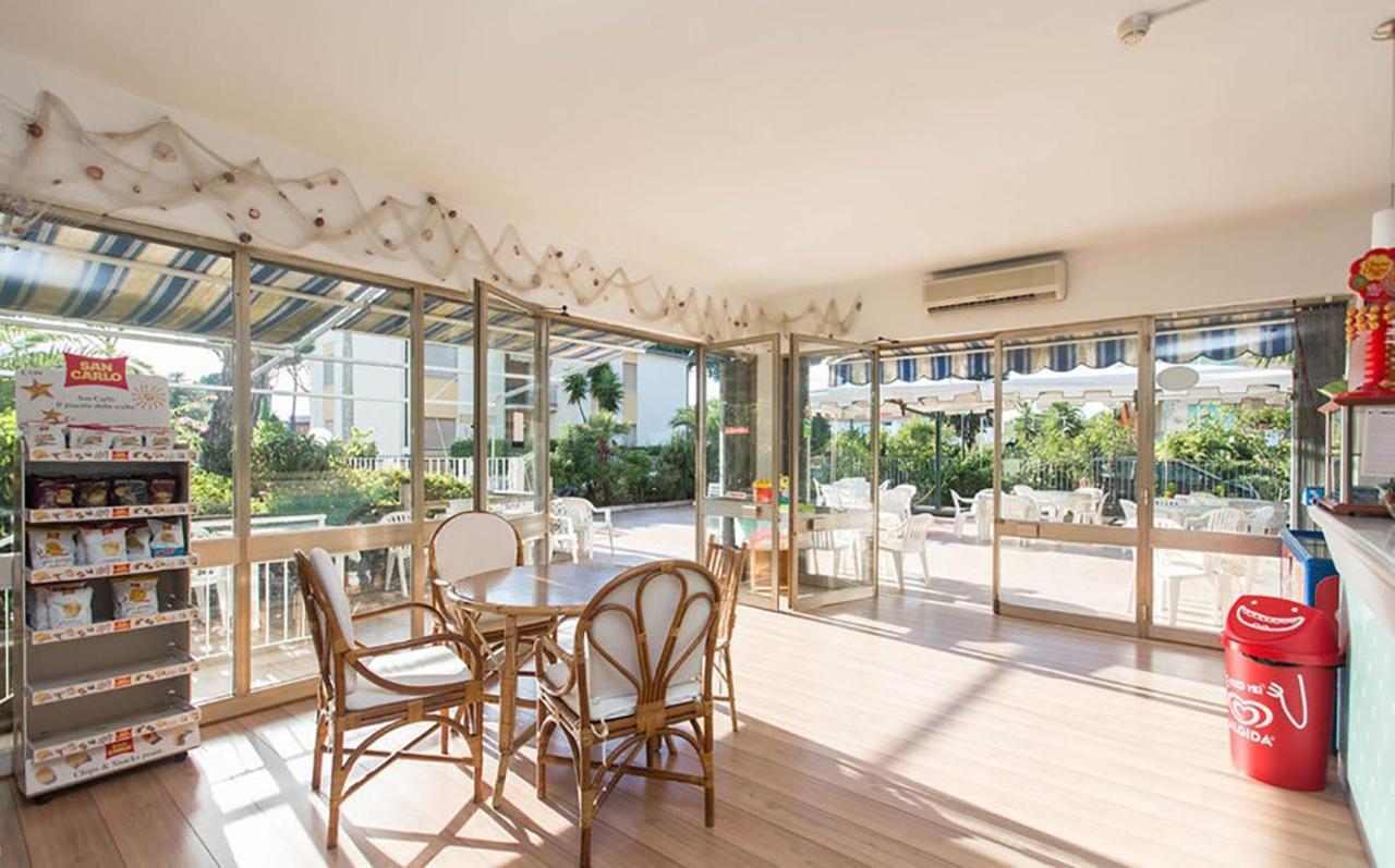 Hotel Anna Terracina Exterior photo